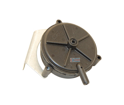 Goodman P/N B1370133 – Genuine OEM Furnace Pressure Switch (Single Stage, -0.35" WC, Normally Open)